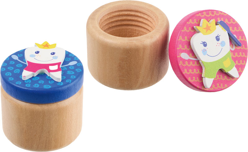 Zahndose aus Holz sortiert